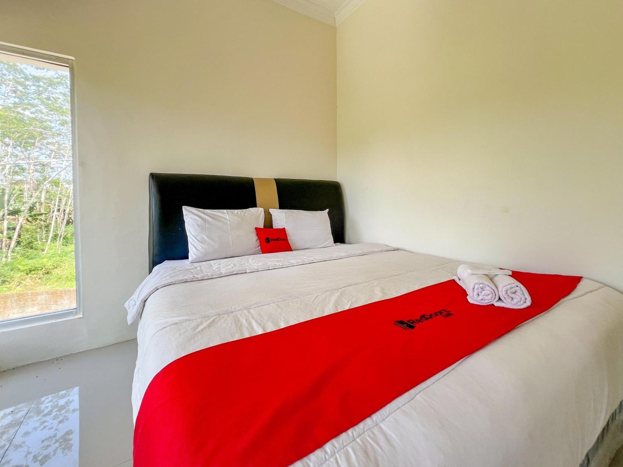 Reddoorz Syariah Near Pengadilan Agama Wonosobo Hotell Exteriör bild