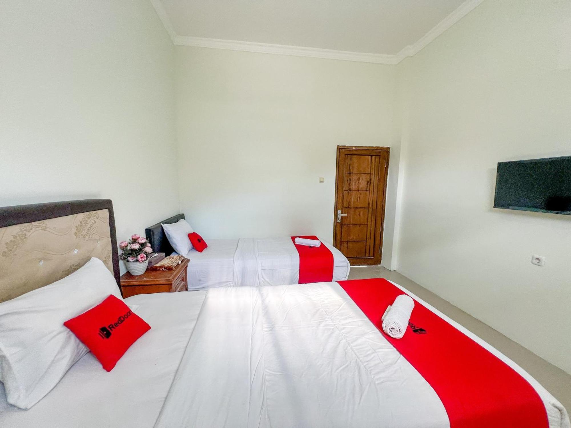 Reddoorz Syariah Near Pengadilan Agama Wonosobo Hotell Exteriör bild